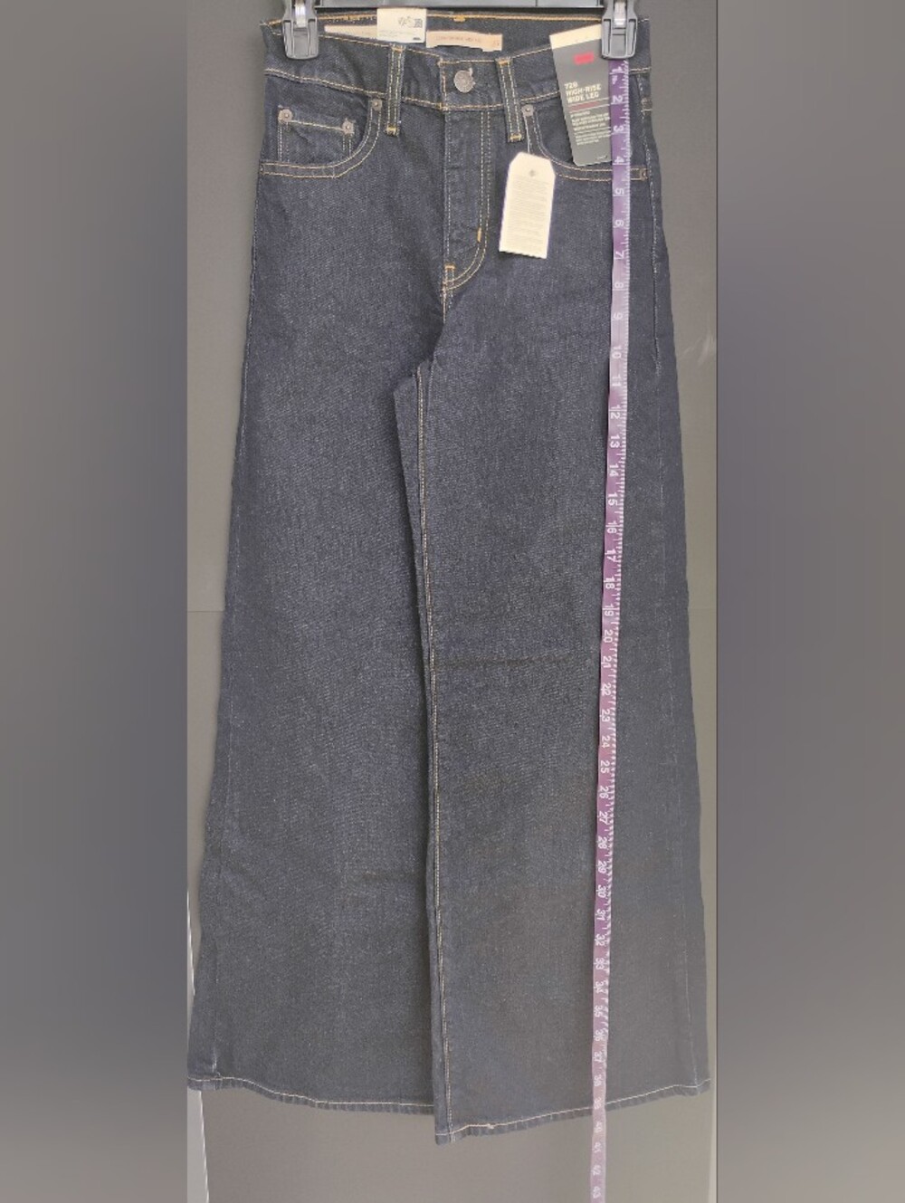 Levi's 728 High-Rise Wide Leg Jeans NWT Size 25